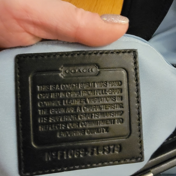 Black leather coach purse - Picture 4 of 4